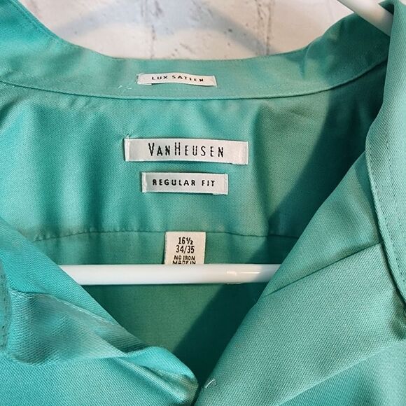Men's Van Heusen "Regular Fit" Dress Shirt, size XL - Picture 2 of 3